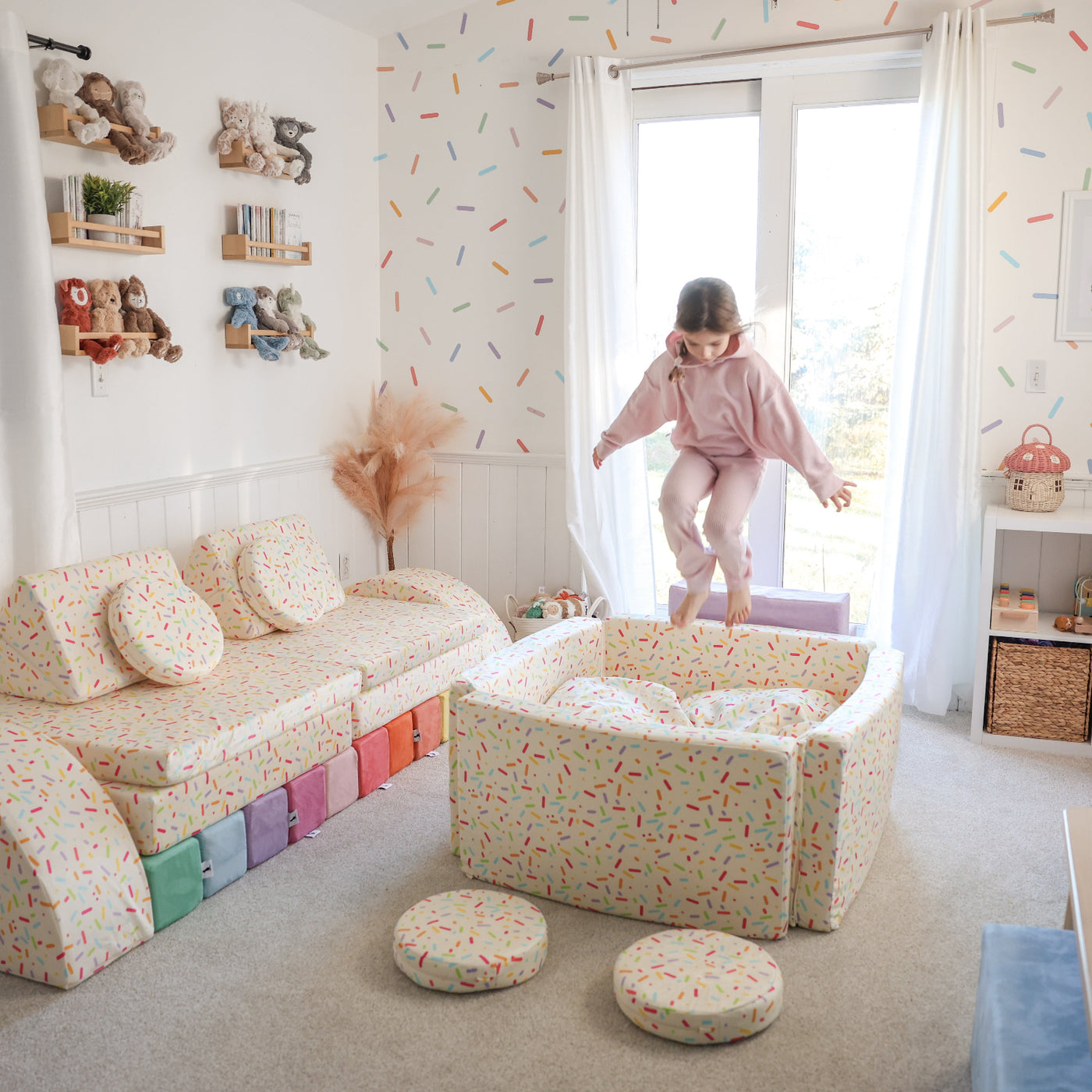 #color_pouch-cream-sprinkles