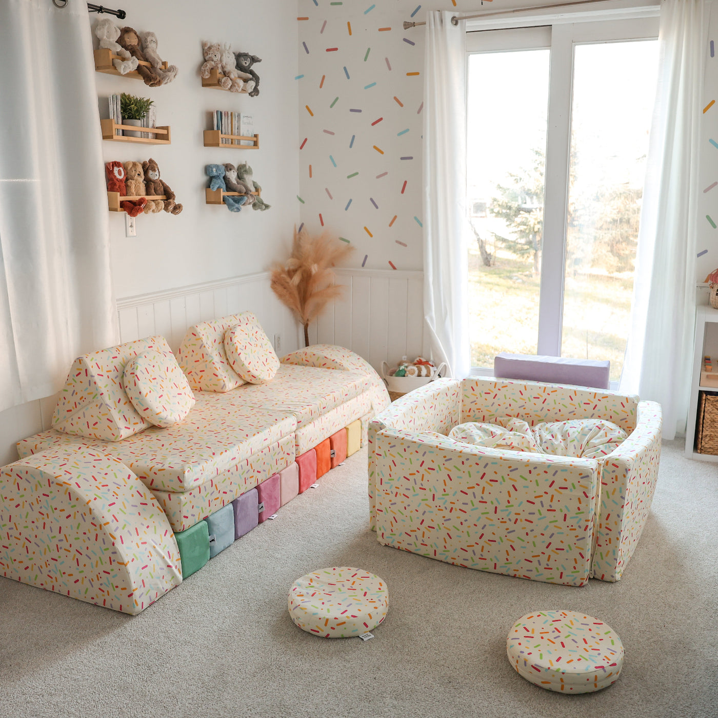 #color_pouch-cream-sprinkles