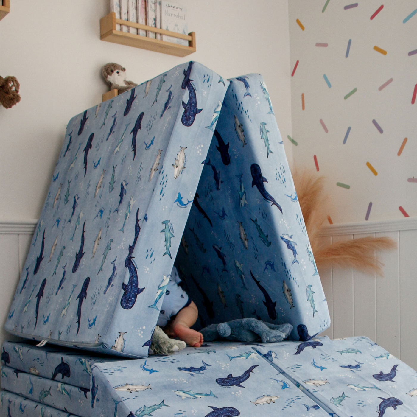 #color_thick-base-cover-set-sharks